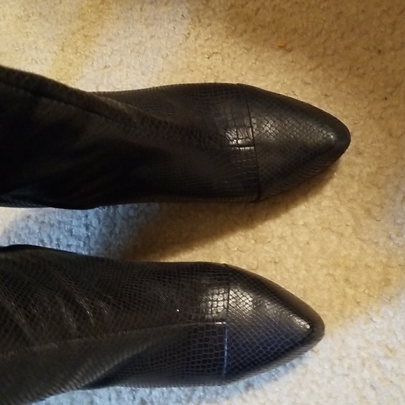 Boutique 9 Leather Knee Boots - Picture 6 of 11